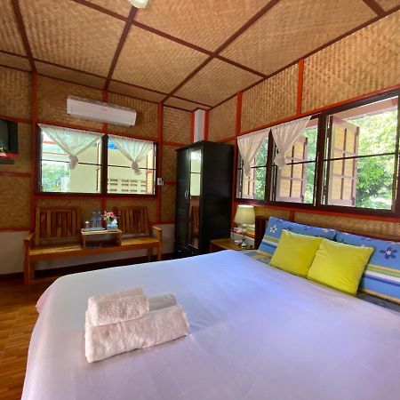 Yayee Homestay Ban Huai Maenam Noi Buitenkant foto