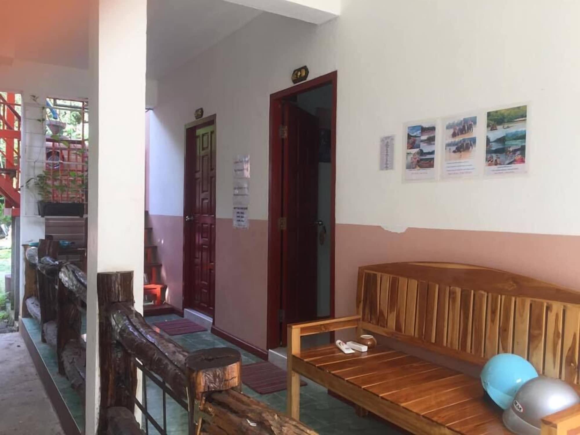 Yayee Homestay Ban Huai Maenam Noi Buitenkant foto