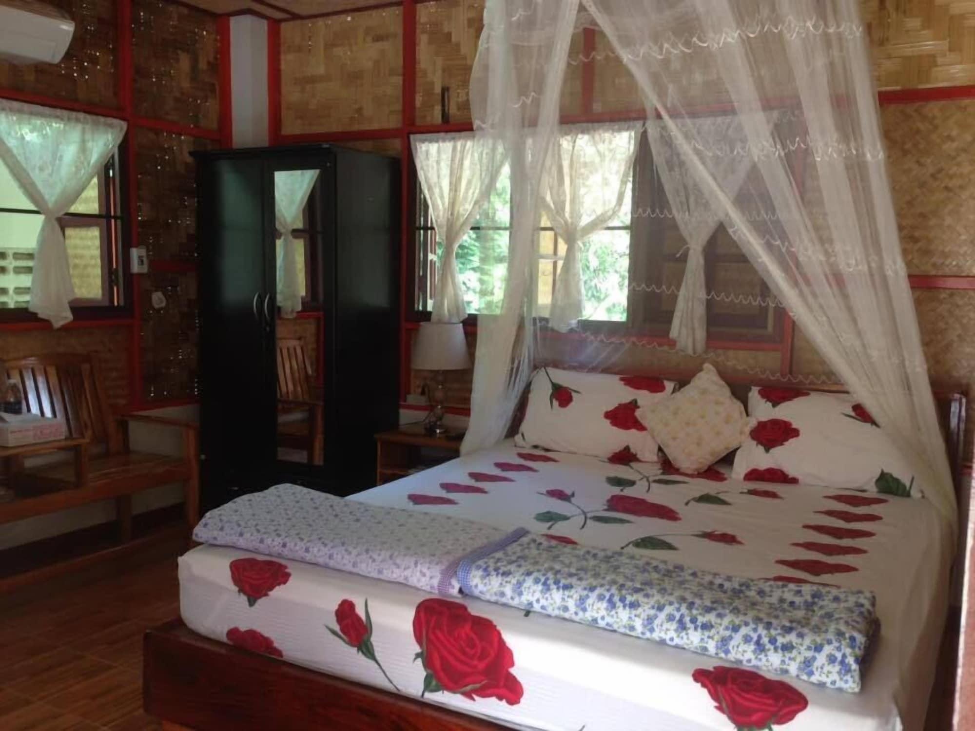 Yayee Homestay Ban Huai Maenam Noi Buitenkant foto