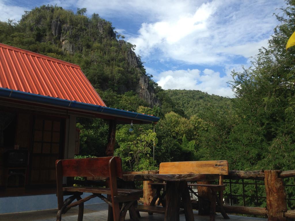 Yayee Homestay Ban Huai Maenam Noi Buitenkant foto