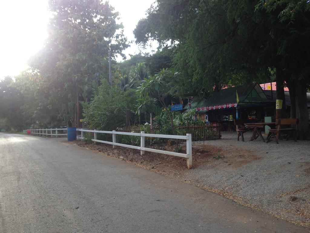 Yayee Homestay Ban Huai Maenam Noi Buitenkant foto