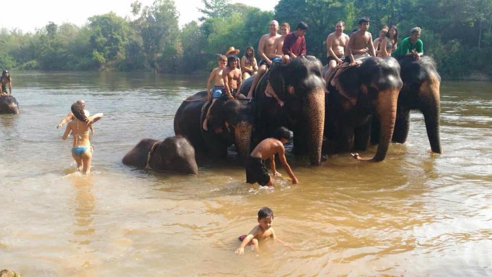 Yayee Homestay Ban Huai Maenam Noi Buitenkant foto