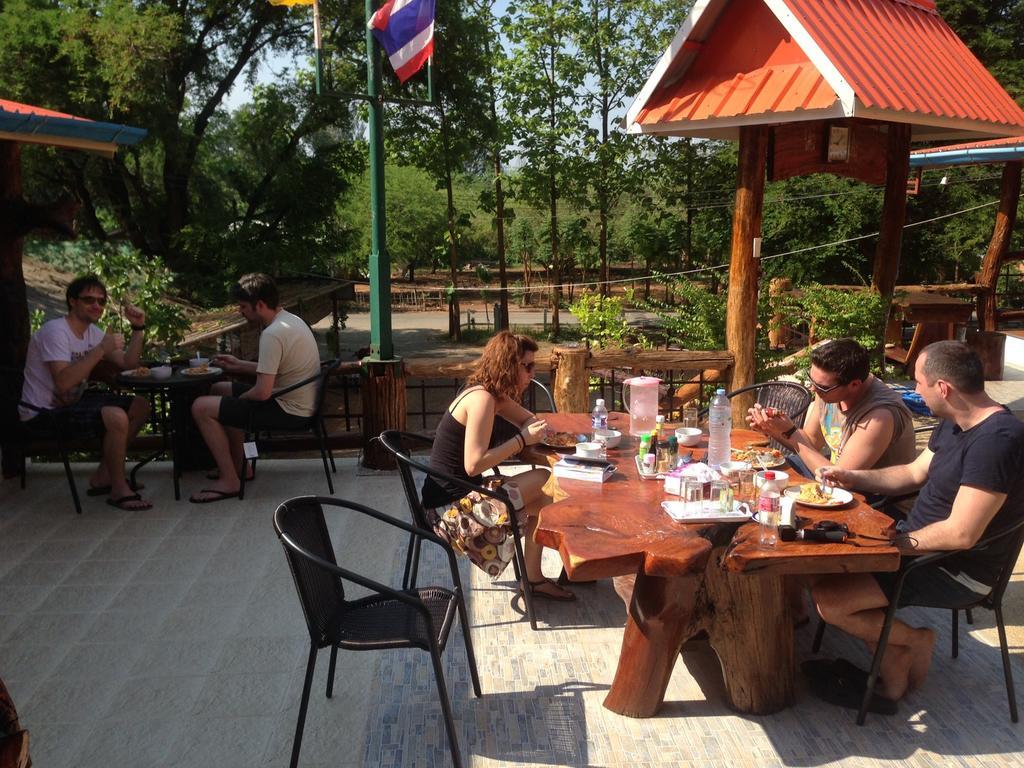 Yayee Homestay Ban Huai Maenam Noi Buitenkant foto