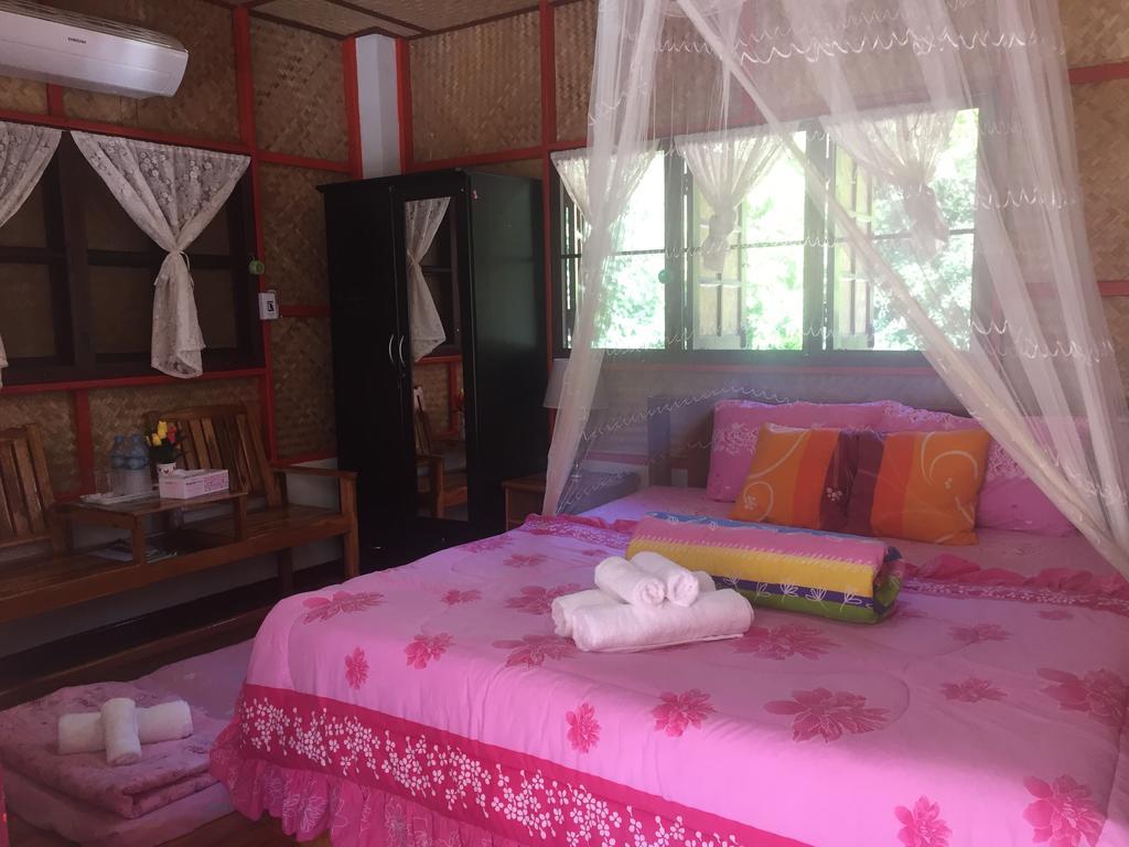 Yayee Homestay Ban Huai Maenam Noi Buitenkant foto