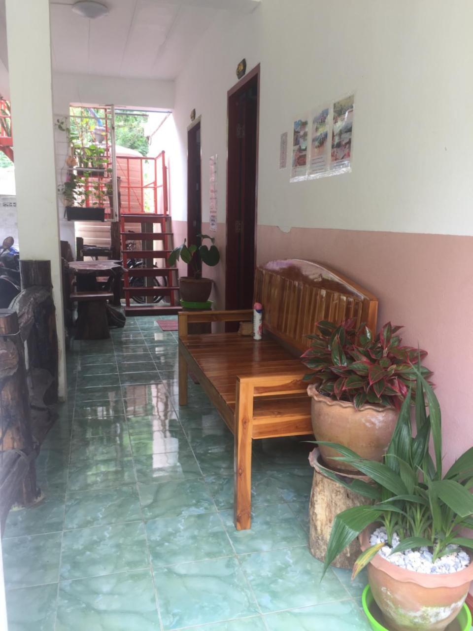 Yayee Homestay Ban Huai Maenam Noi Buitenkant foto
