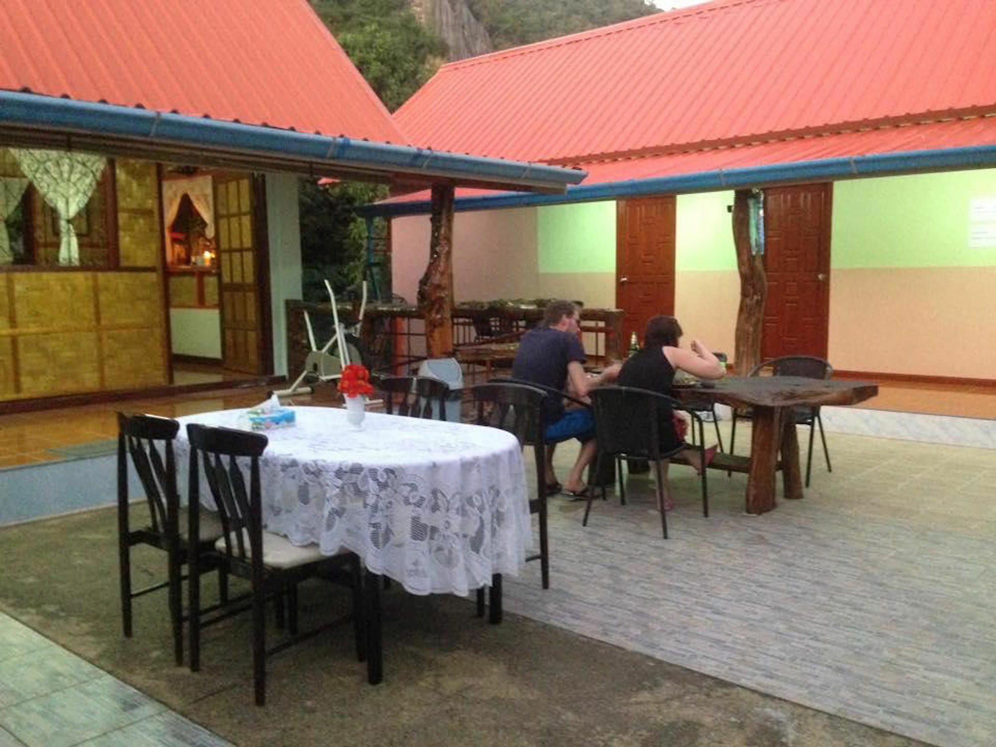 Yayee Homestay Ban Huai Maenam Noi Buitenkant foto