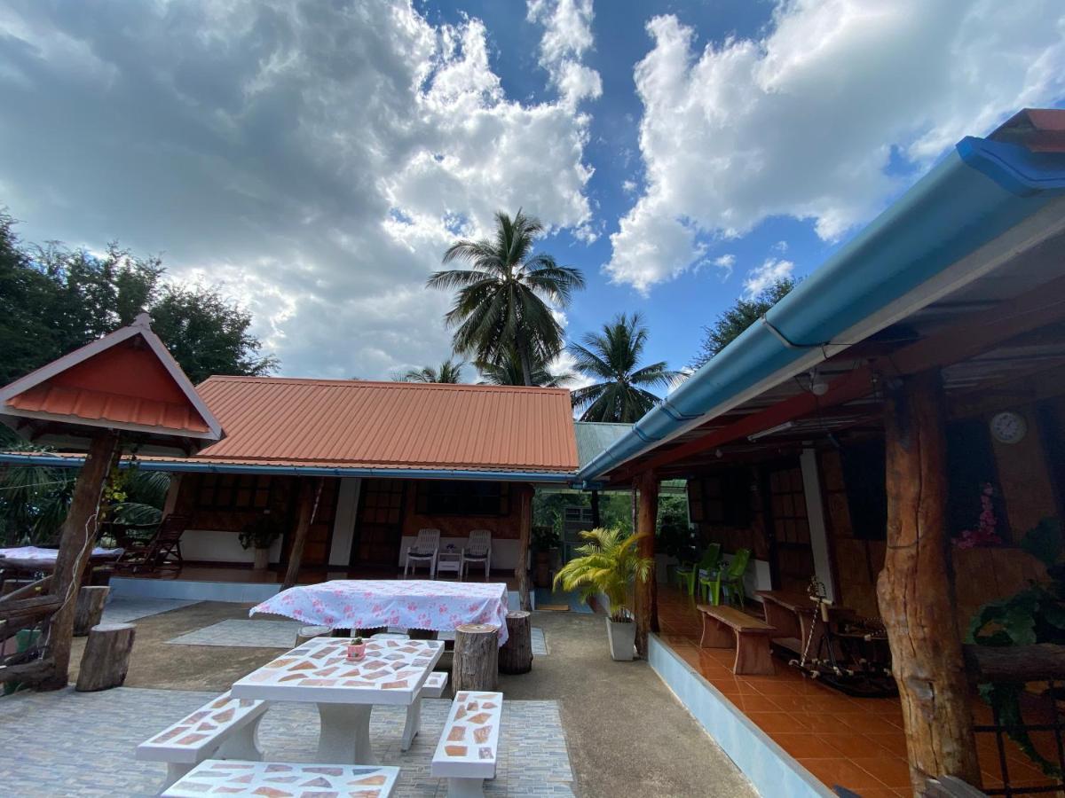 Yayee Homestay Ban Huai Maenam Noi Buitenkant foto