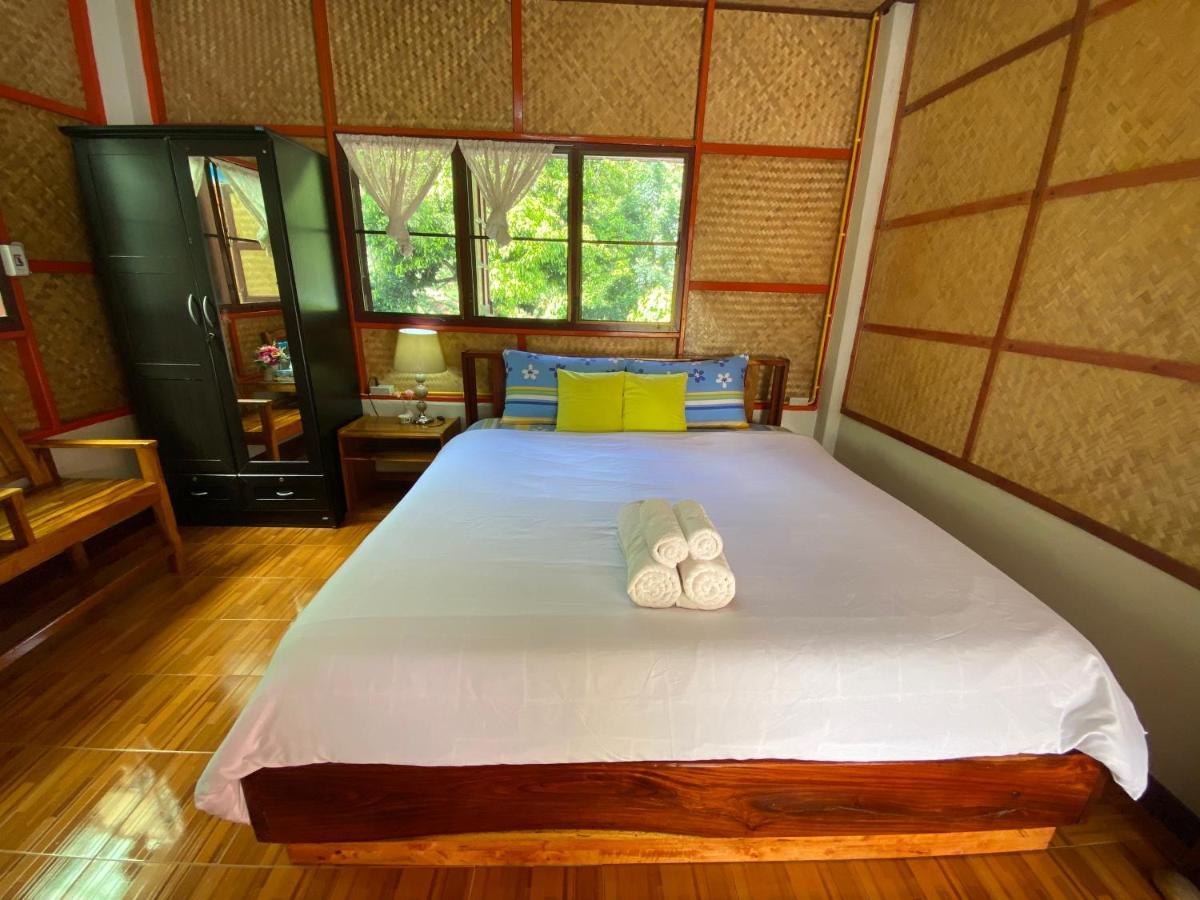 Yayee Homestay Ban Huai Maenam Noi Buitenkant foto